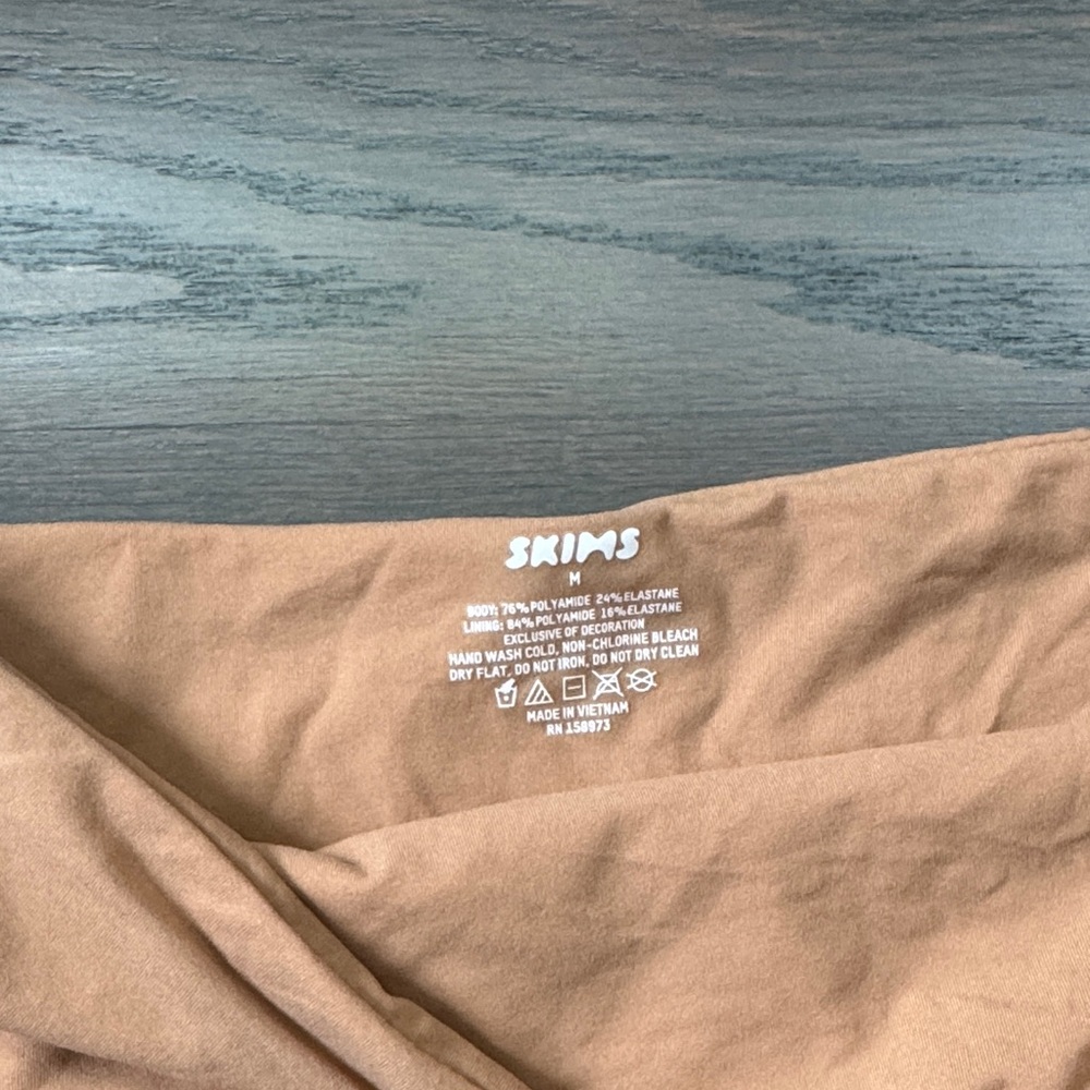 NWT SKIMS Tan Bandeau - M - Picture 2 of 4